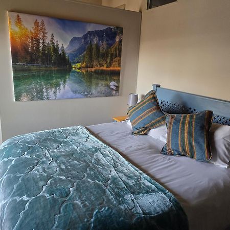 Lavender Villa No Loadshedding Кемптън Парк Екстериор снимка