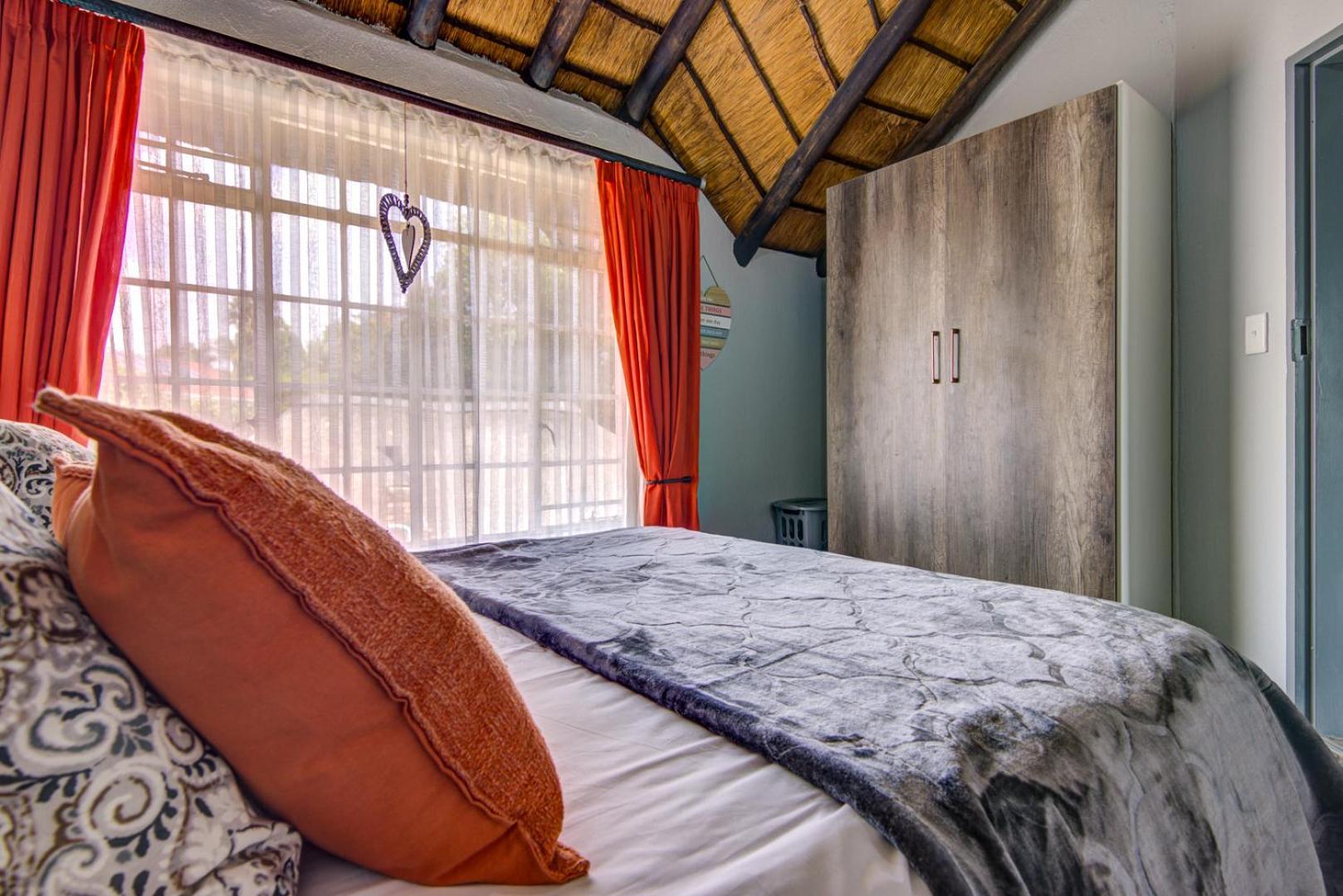 Lavender Villa No Loadshedding Кемптън Парк Екстериор снимка